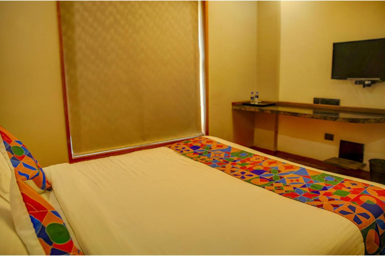 Fabhotel Illam Hospitality Chennai Exterior photo