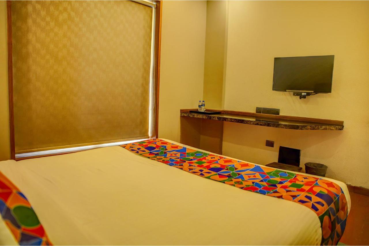 Fabhotel Illam Hospitality Chennai Exterior photo