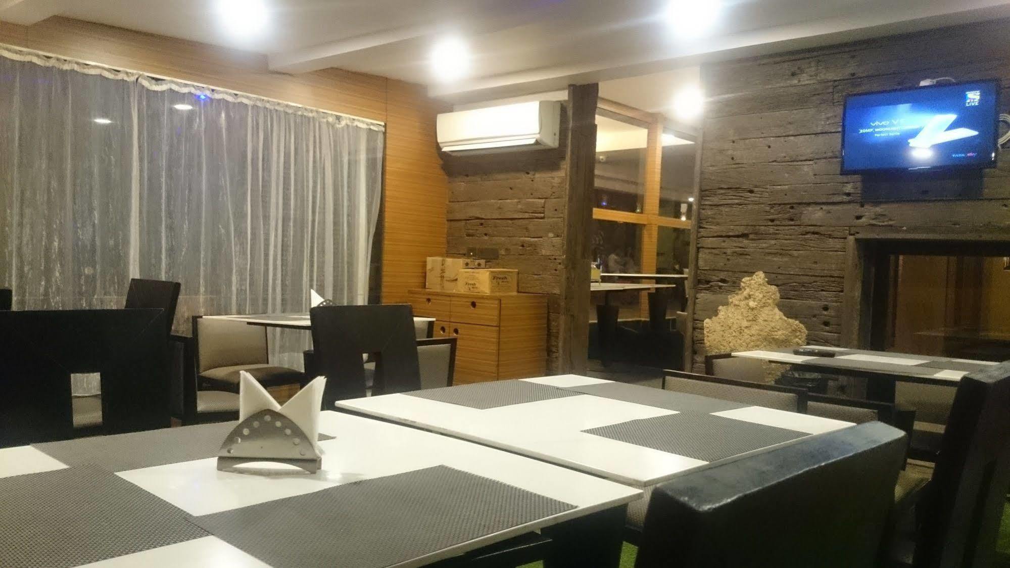 Fabhotel Illam Hospitality Chennai Exterior photo